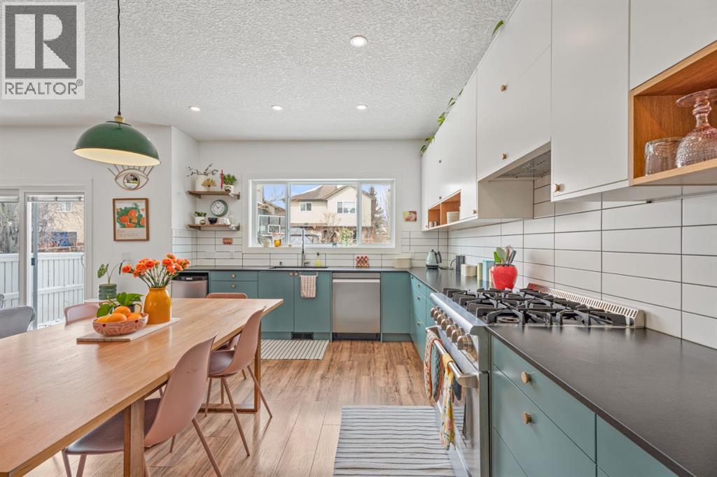 Single Family House for Sale in  Chapalina Common SE Chaparral Calgary 