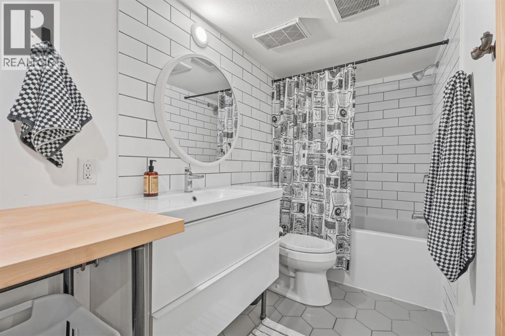 Single Family House for Sale in  Chapalina Common SE Chaparral Calgary 