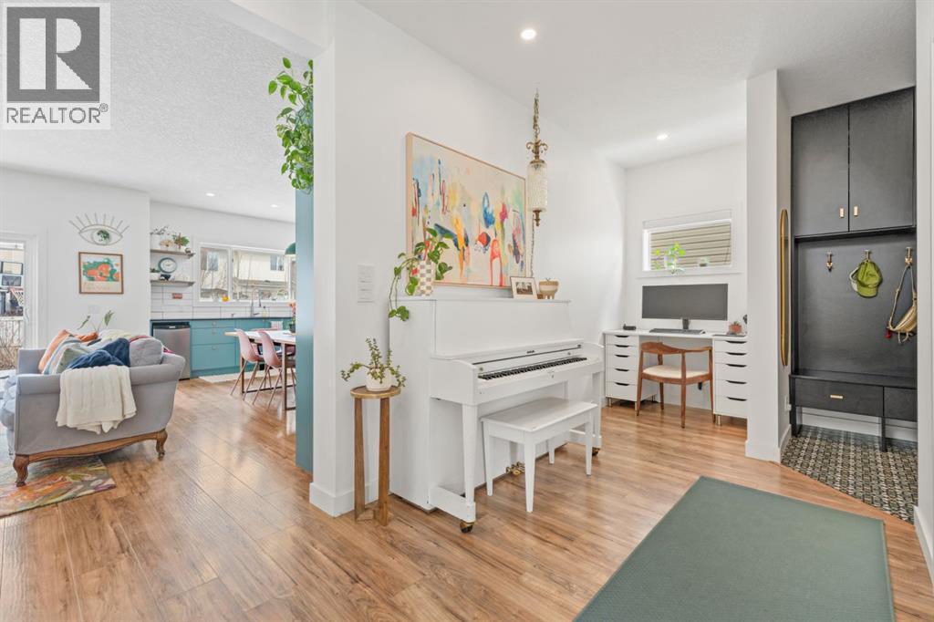 Single Family House for Sale in  Chapalina Common SE Chaparral Calgary 