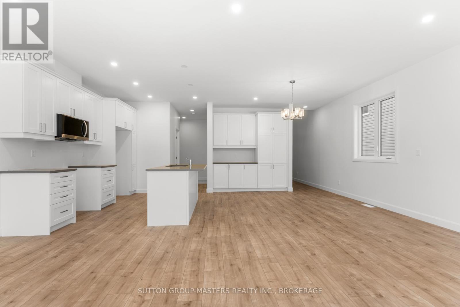 216 SUPERIOR DRIVE - 12
