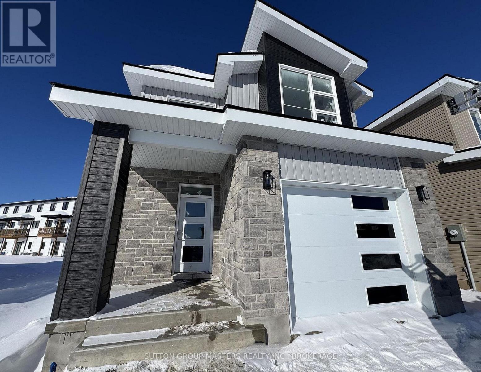 230 DR RICHARD JAMES CRESCENT