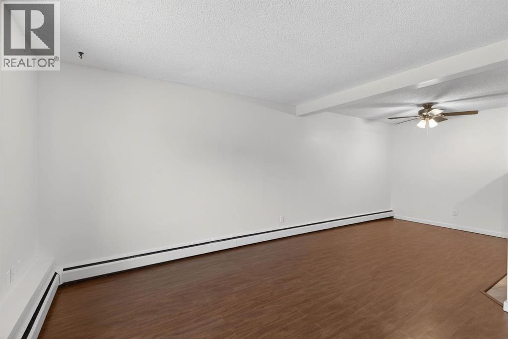 Single Family House for Sale in    Street SW Glenbrook Calgary 