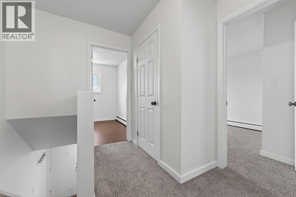 Single Family House for Sale in    Street SW Glenbrook Calgary 