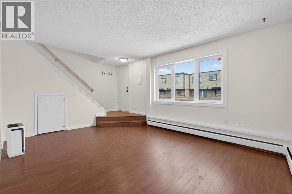 Single Family House for Sale in    Street SW Glenbrook Calgary 