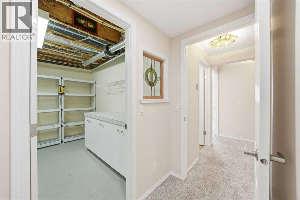 Single Family House for Sale in  Sunlake Close SE Sundance Calgary 