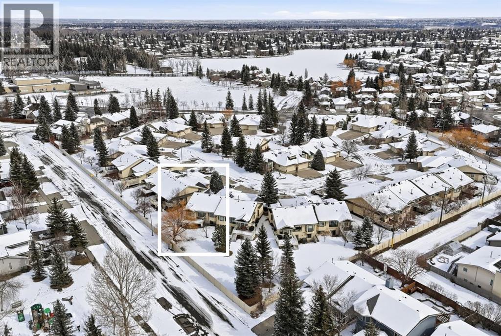 Single Family House for Sale in  Sunlake Close SE Sundance Calgary 