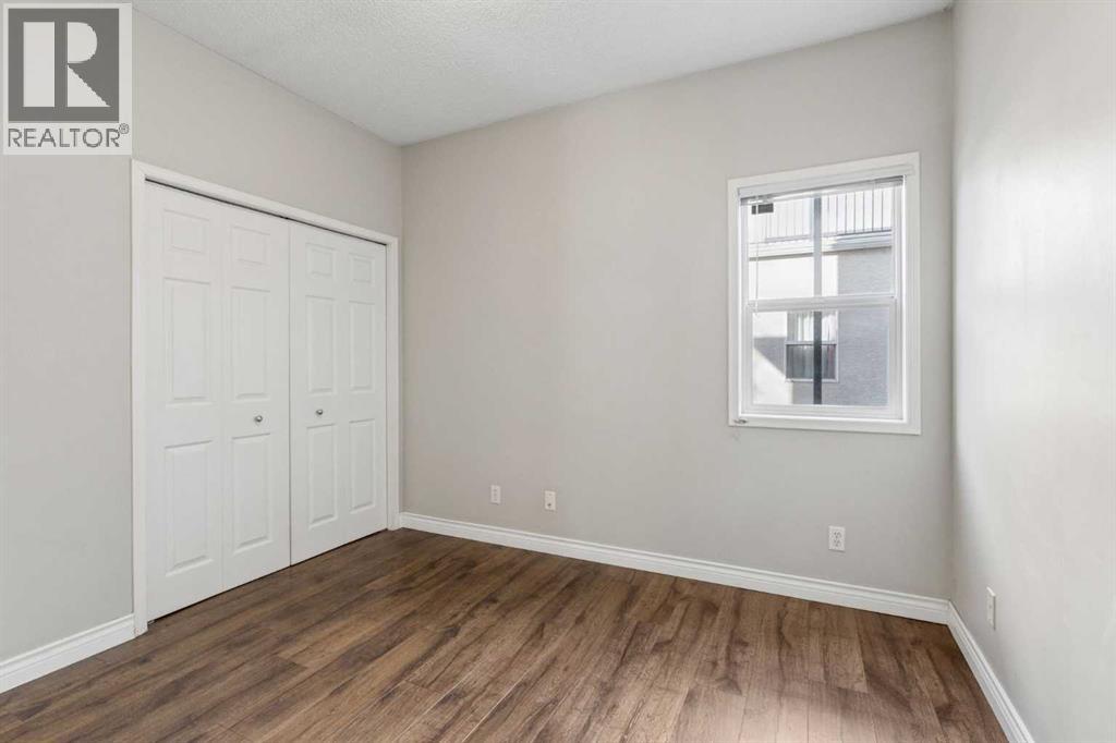 Single Family House for Sale in    Avenue SW Windsor Park Calgary 