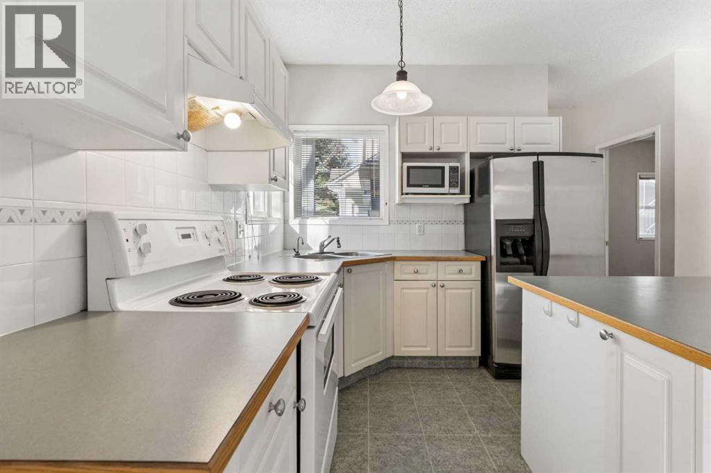 Single Family House for Sale in    Avenue SW Windsor Park Calgary 