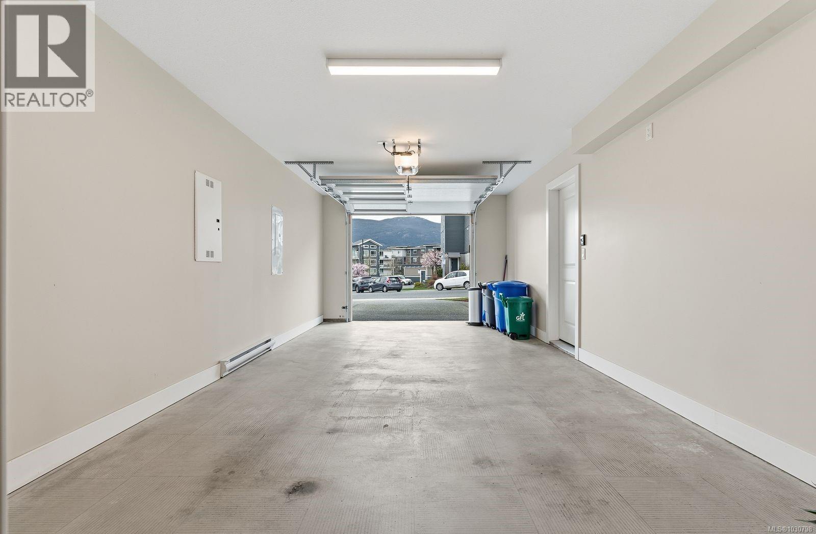 #110 1800 SUMMERHILL PL - 30