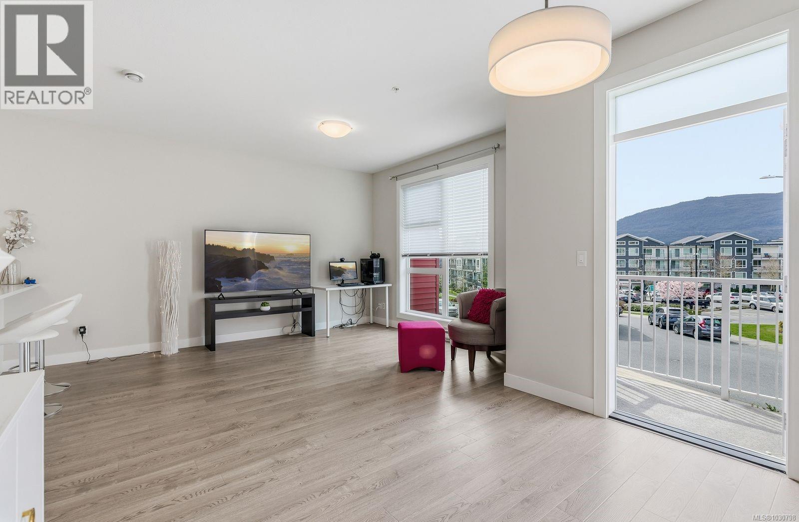 #110 1800 SUMMERHILL PL - 7