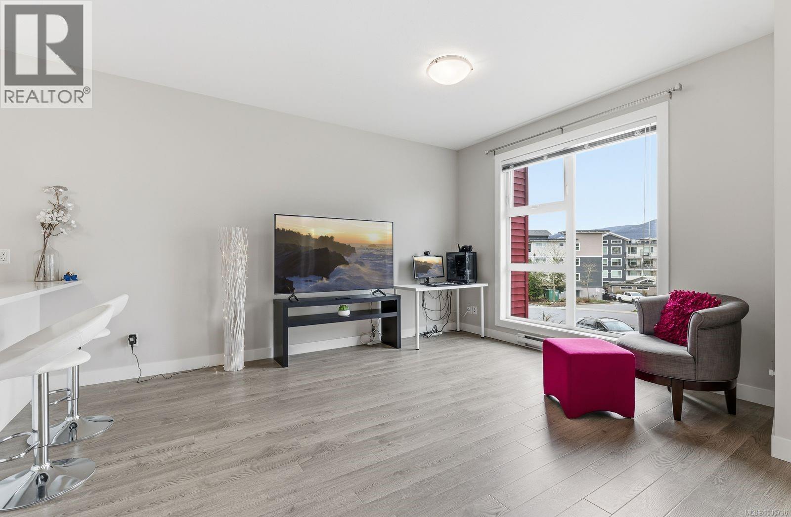 #110 1800 SUMMERHILL PL - 8