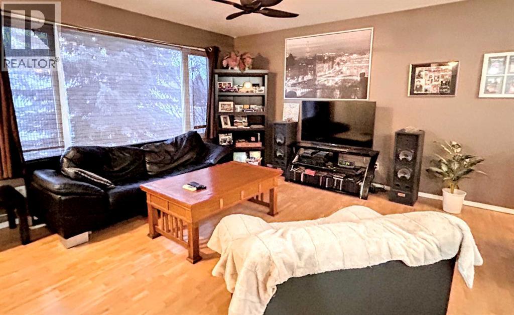 Single Family House Bungalow for Sale in   Avenue Victoria Park Camrose 