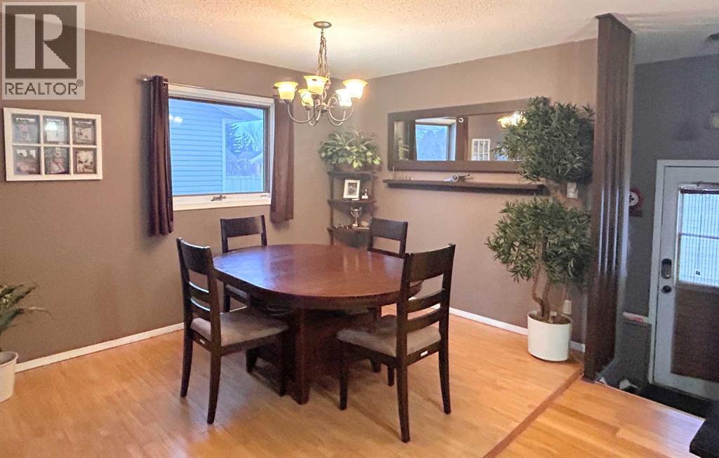 Single Family House Bungalow for Sale in   Avenue Victoria Park Camrose 