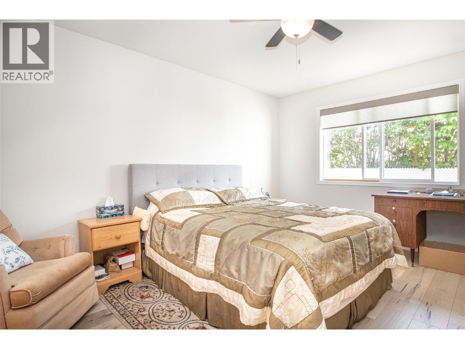 #25 1874 Parkview Crescent - 16