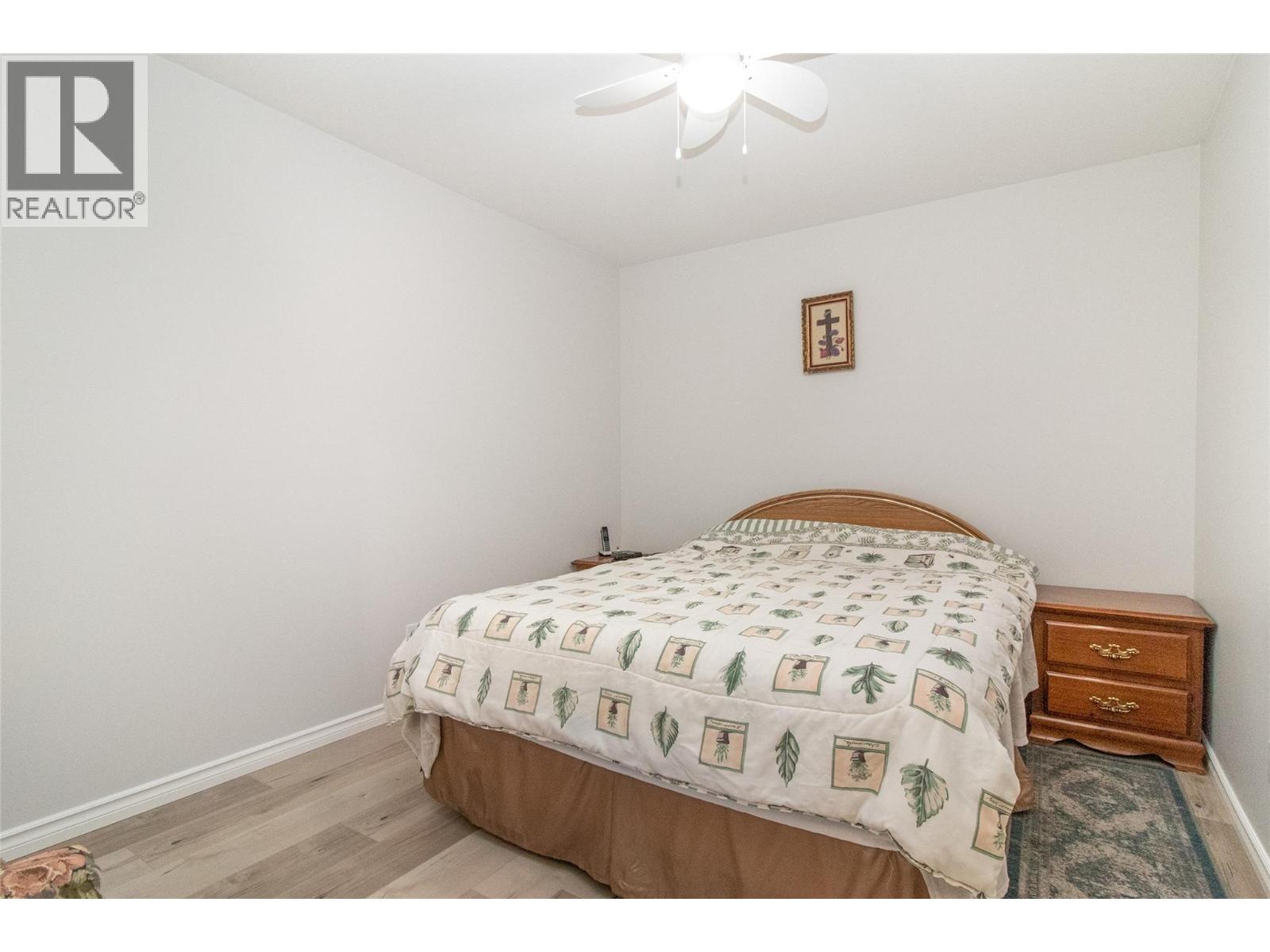 #25 1874 Parkview Crescent - 20