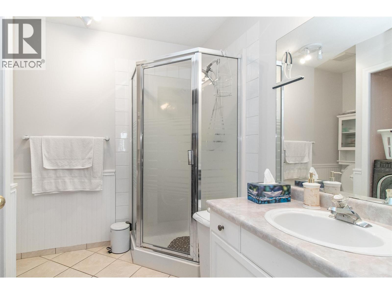 #25 1874 Parkview Crescent - 21