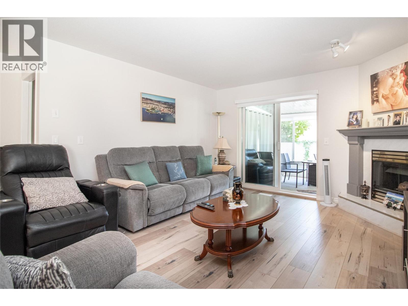 #25 1874 Parkview Crescent - 3