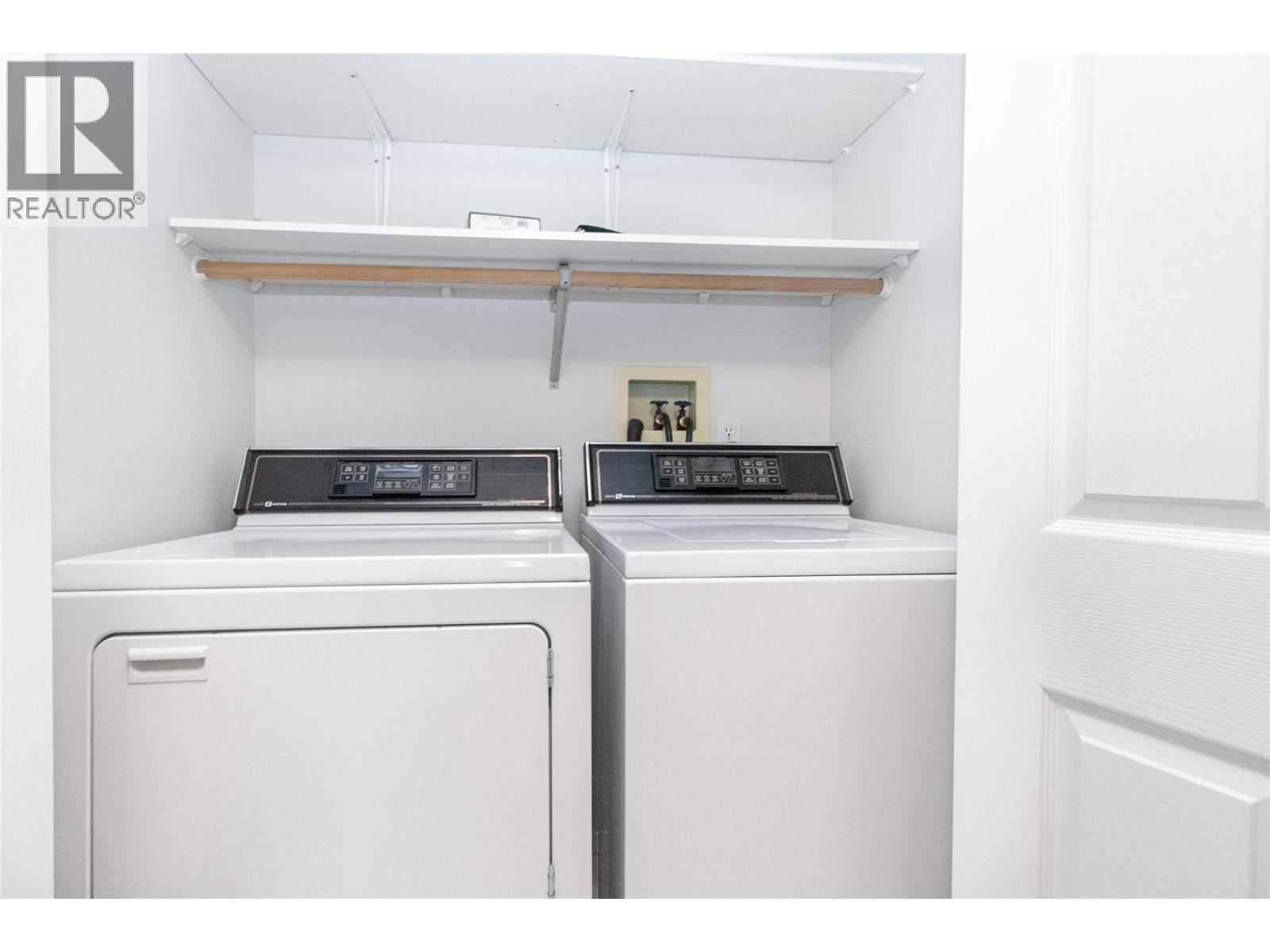 #25 1874 Parkview Crescent - 30