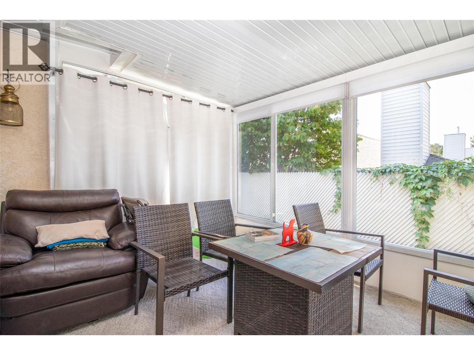 #25 1874 Parkview Crescent - 4