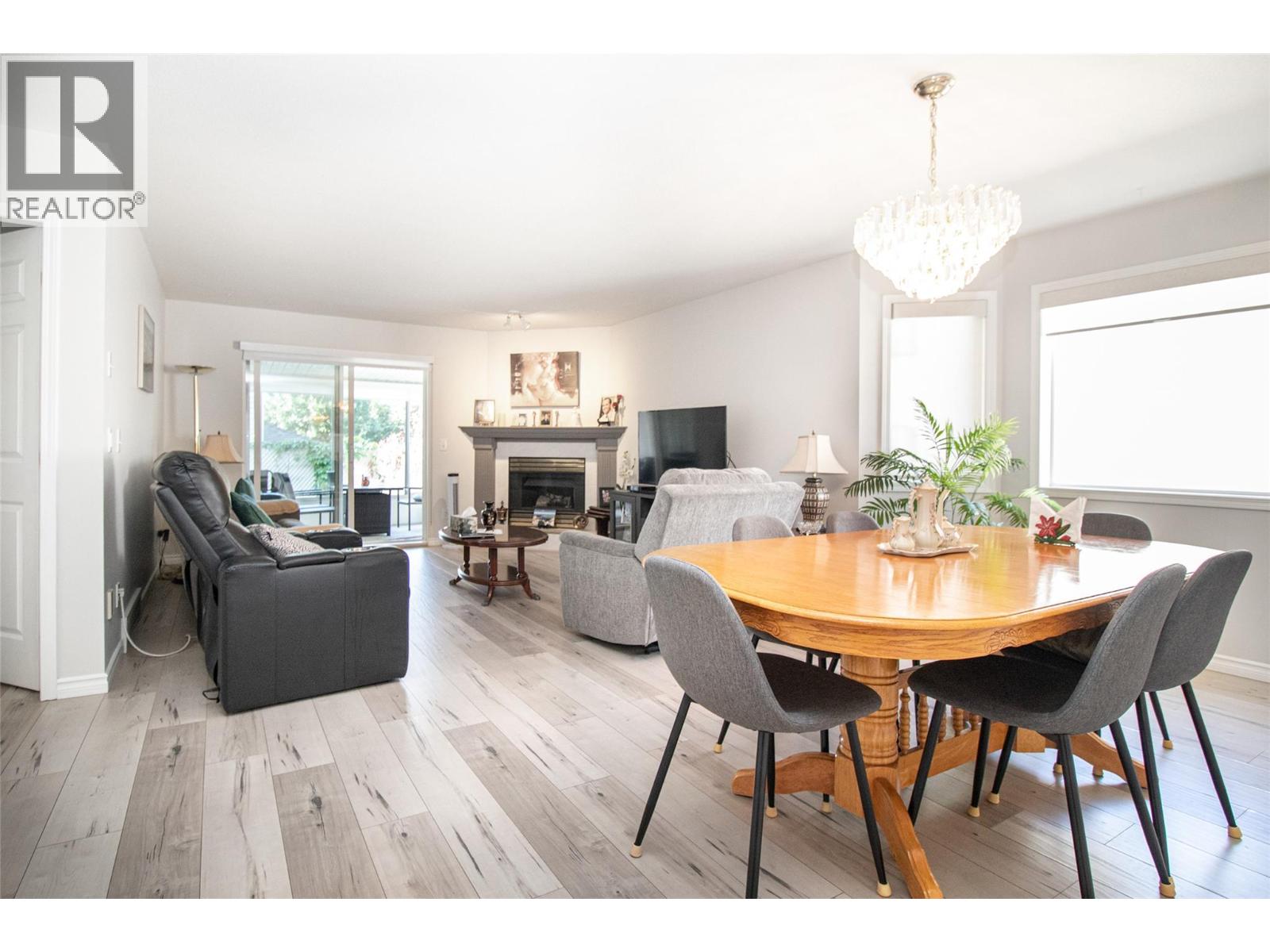#25 1874 Parkview Crescent - 8