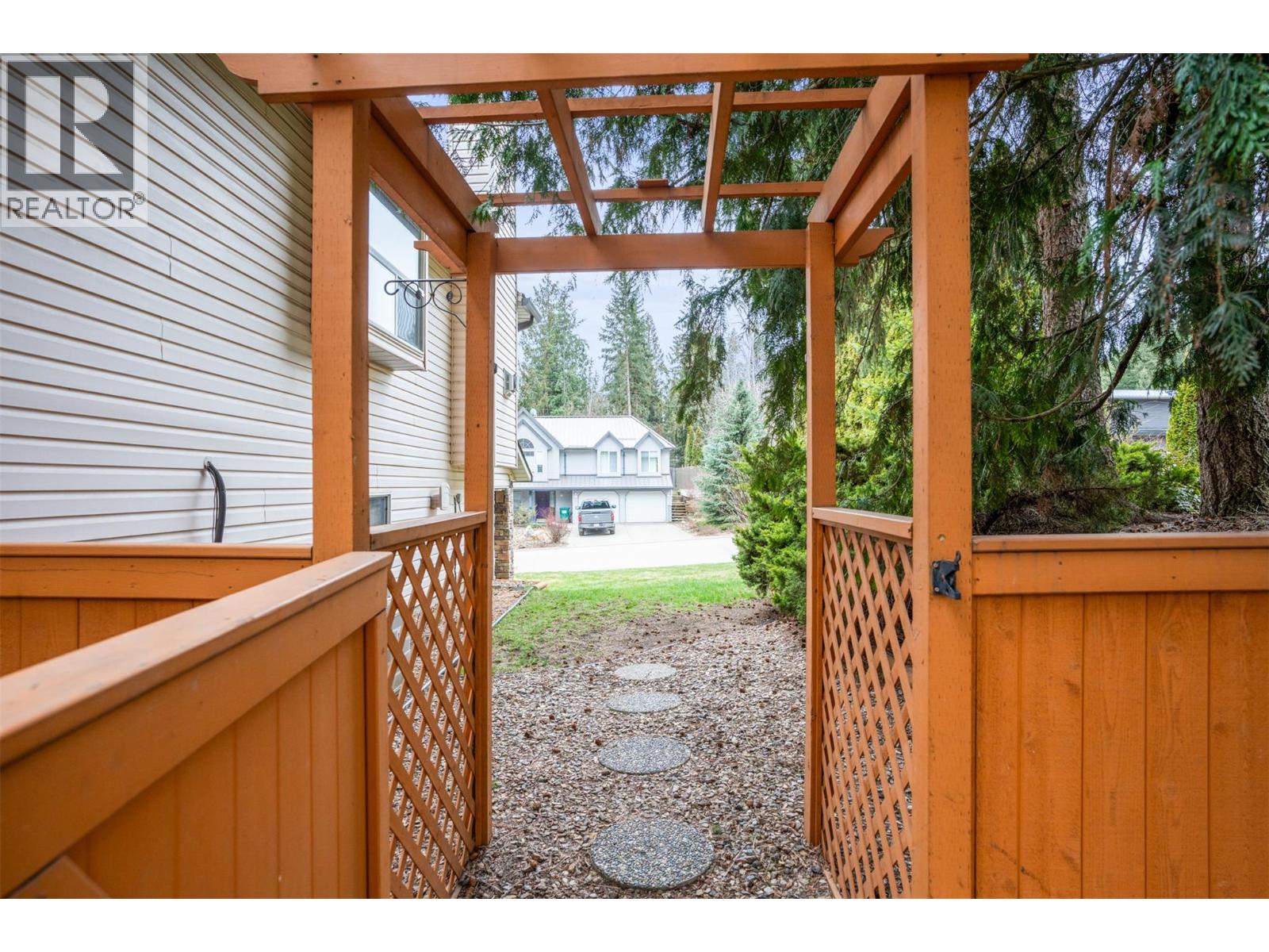 2287 Catt Avenue, Lumby