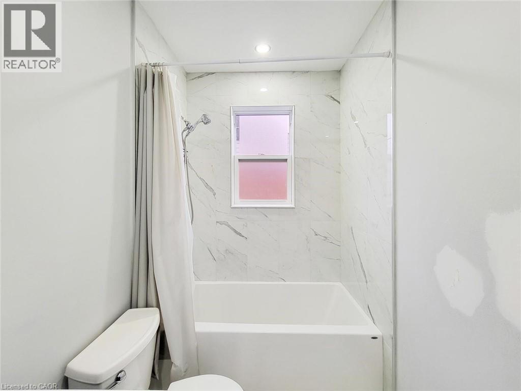 208 EAST 32ND Street, Hamilton, Ontario