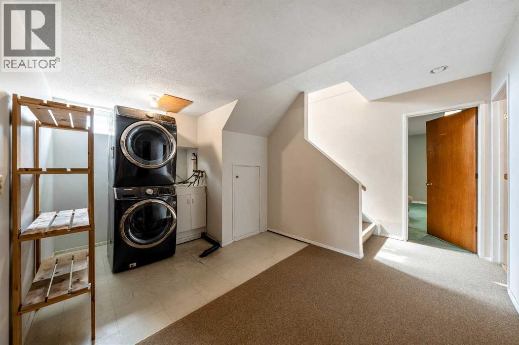 Single Family House Bi-level for Sale in  Mckinnon Drive NE Mayland Heights Calgary 