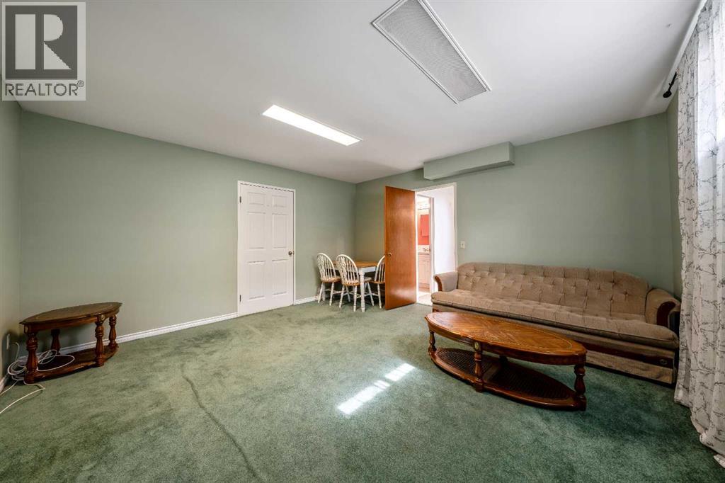 Single Family House Bi-level for Sale in  Mckinnon Drive NE Mayland Heights Calgary 