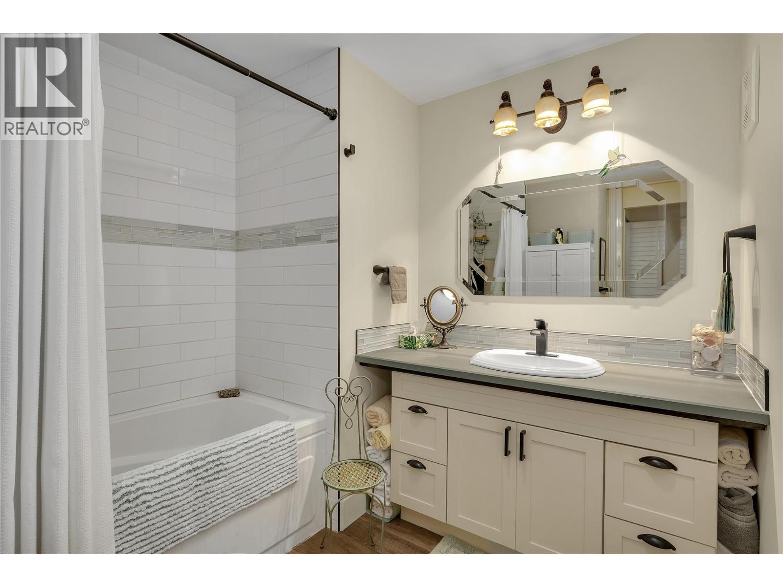 6663 Highway 97 S Unit# 11, Peachland