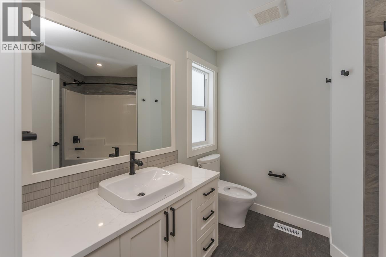 7240 HILLU ROAD - 20