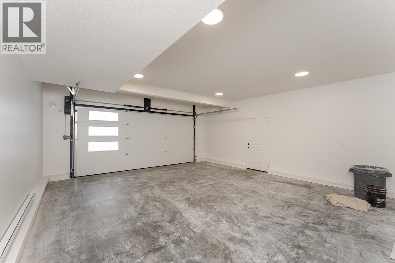 7240 HILLU ROAD - 31