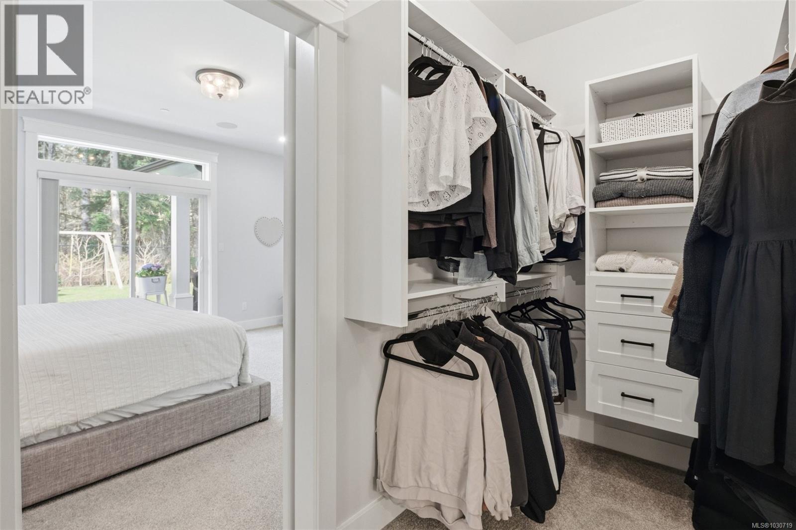 2504 WEST TRAIL CRT - 37