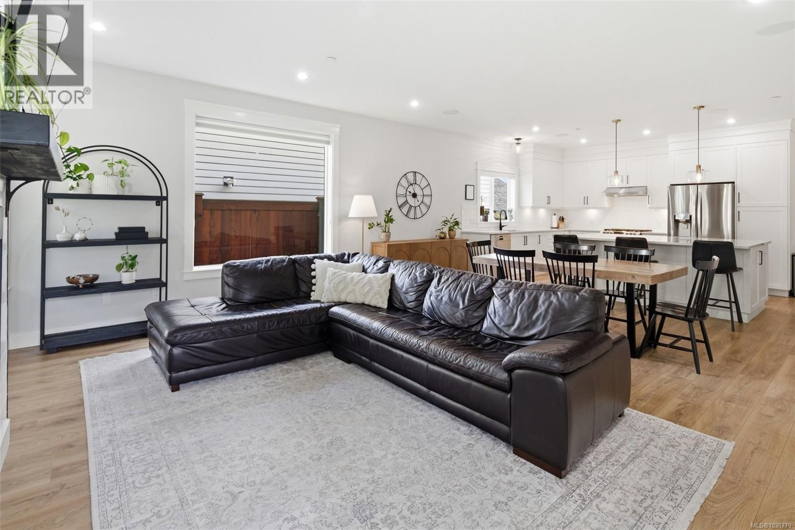 2504 WEST TRAIL CRT - 20