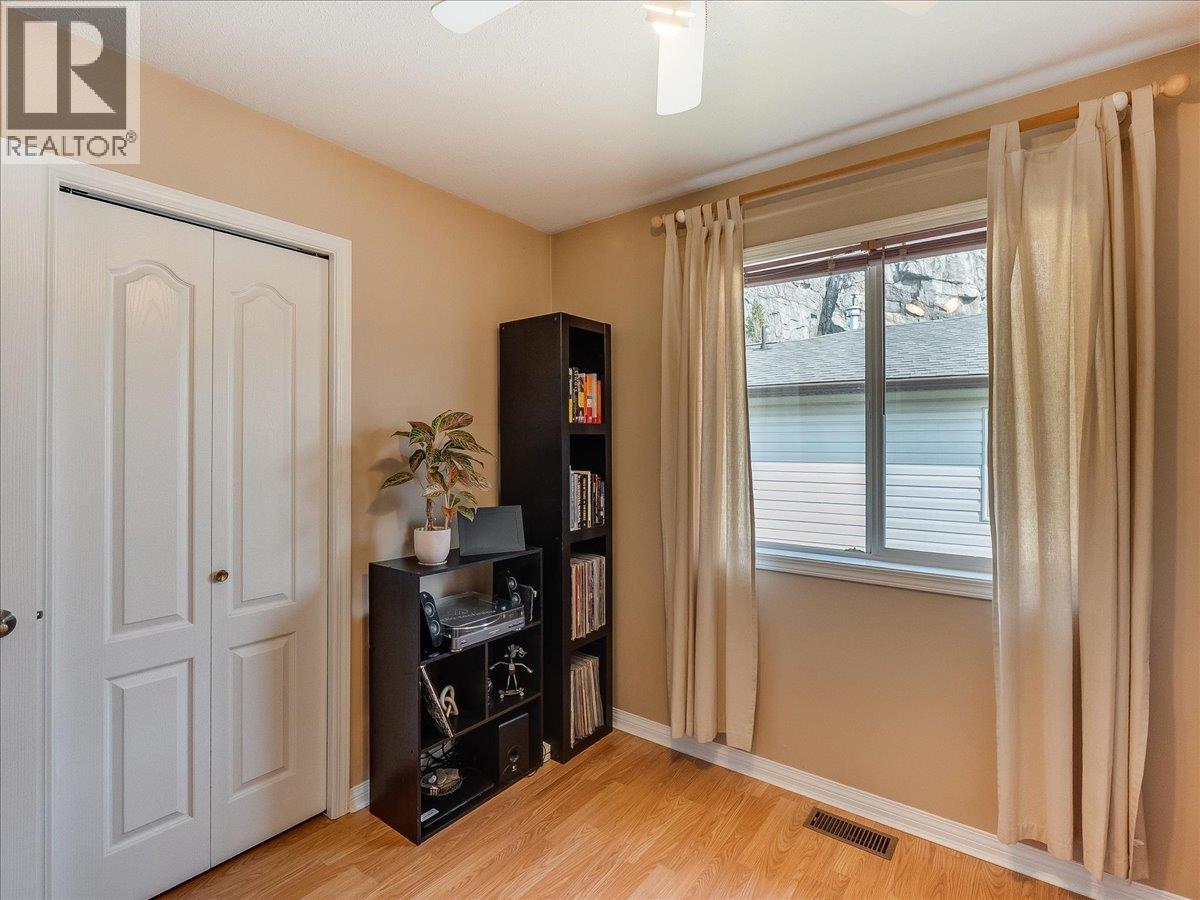 1448 Emerald Crescent, Castlegar