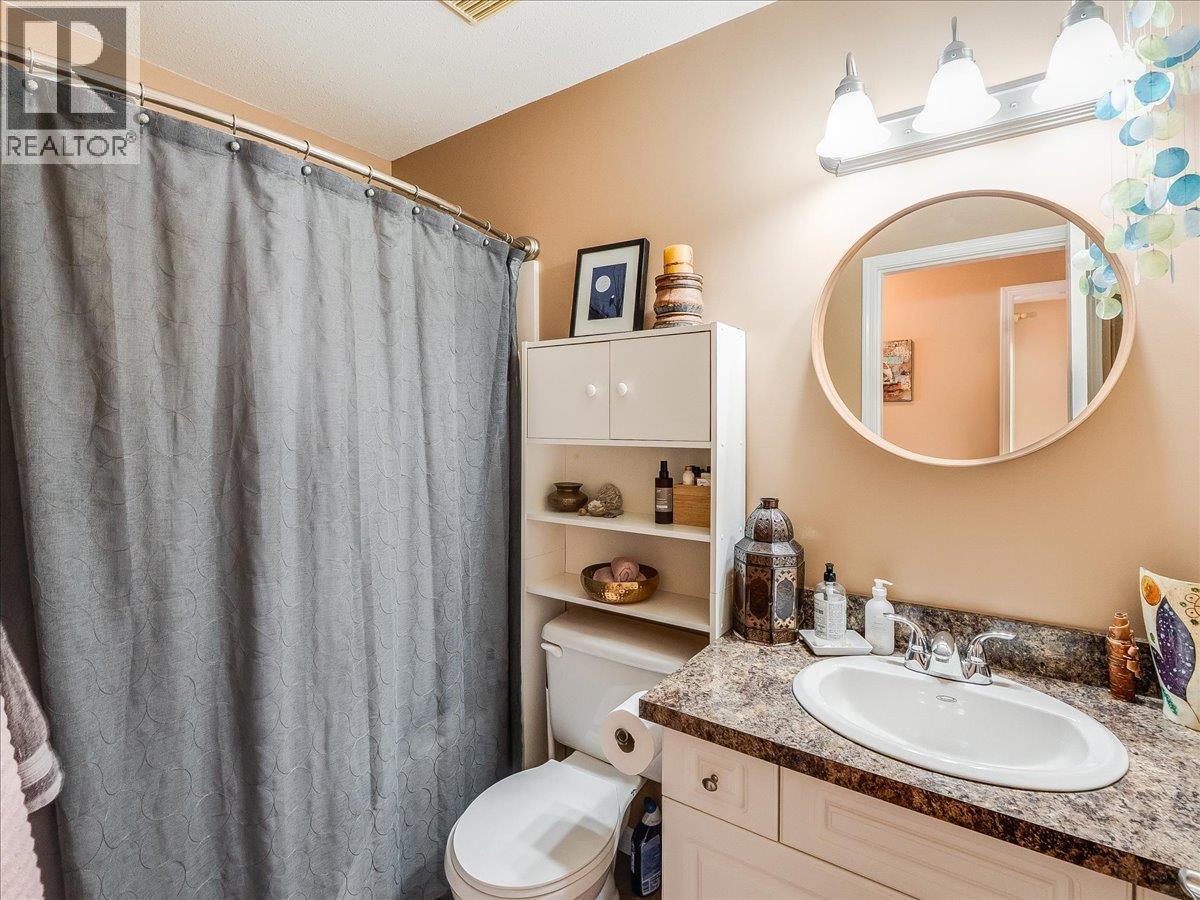 1448 Emerald Crescent, Castlegar