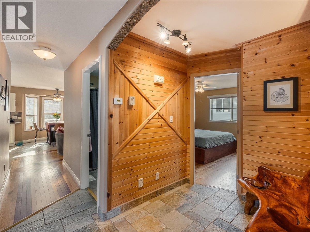 1448 Emerald Crescent, Castlegar