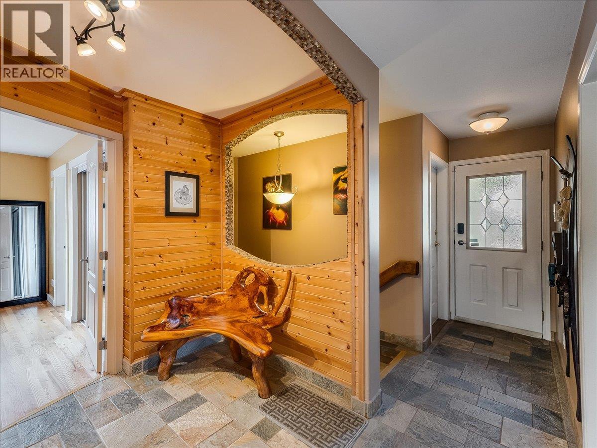 1448 Emerald Crescent, Castlegar