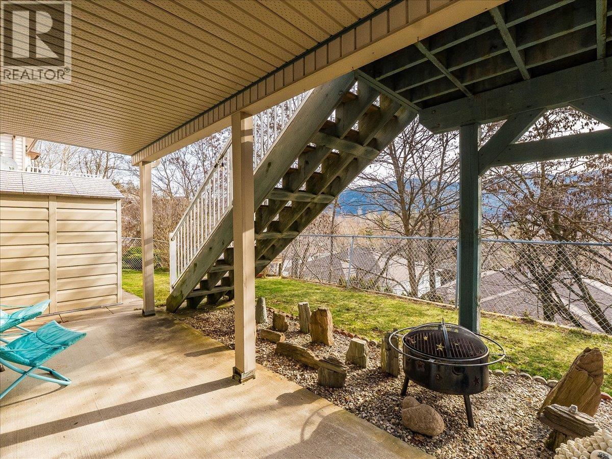 1448 Emerald Crescent, Castlegar