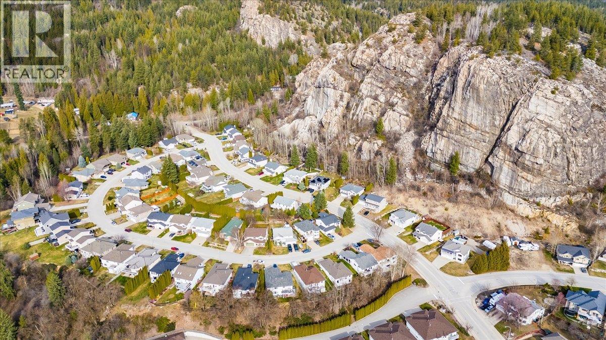 1448 Emerald Crescent, Castlegar