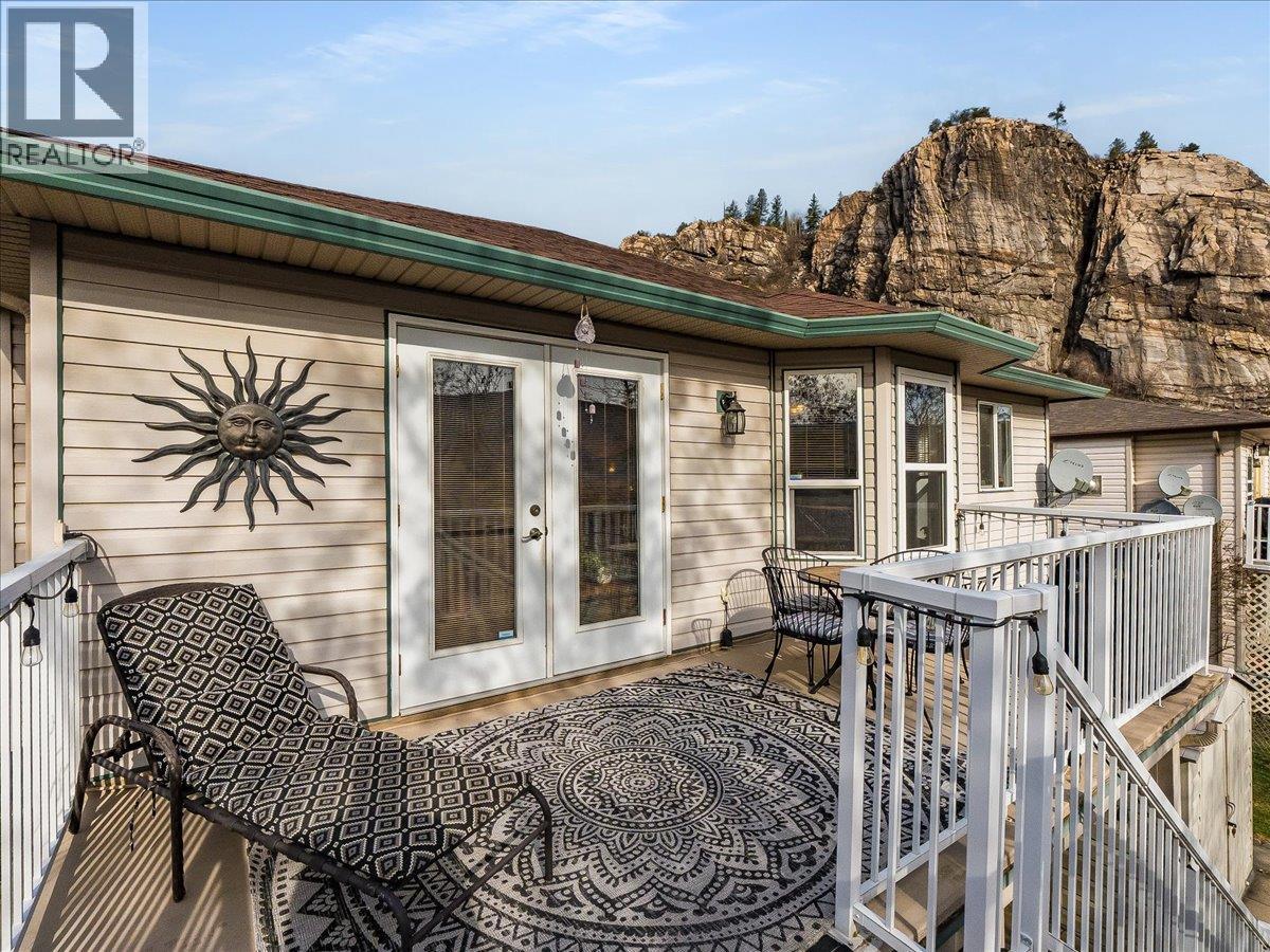 1448 Emerald Crescent, Castlegar