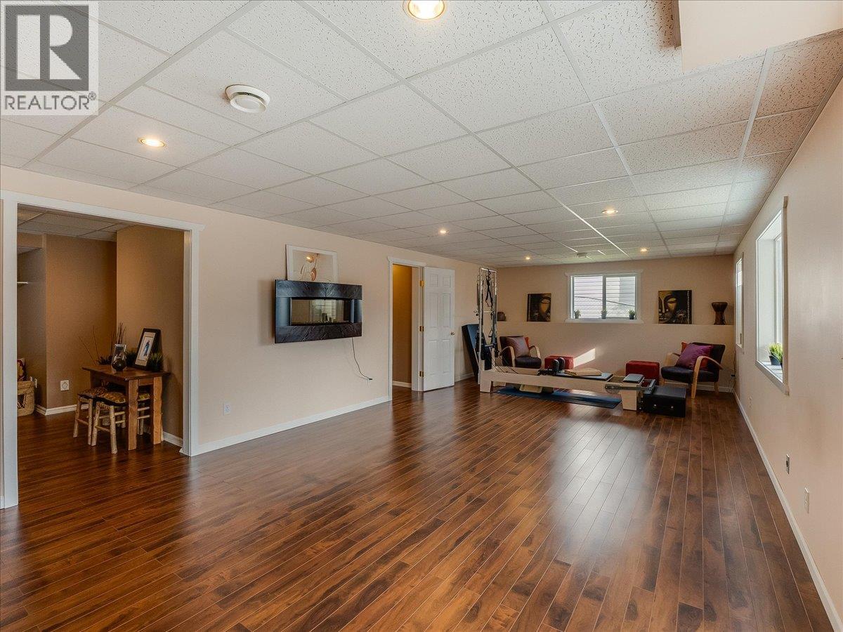 1448 Emerald Crescent, Castlegar