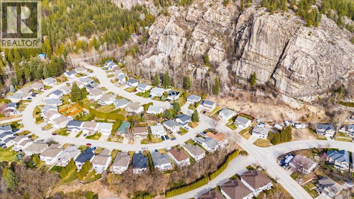 1448 Emerald Crescent, Castlegar