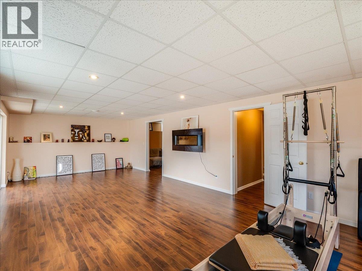 1448 Emerald Crescent, Castlegar