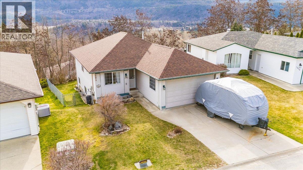 1448 Emerald Crescent, Castlegar