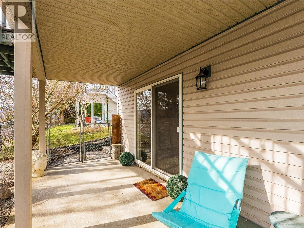 1448 Emerald Crescent, Castlegar