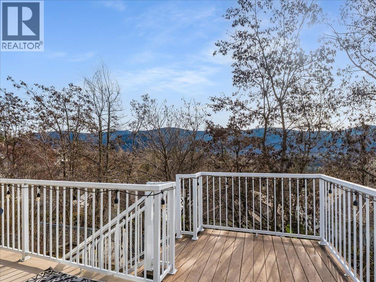 1448 Emerald Crescent, Castlegar