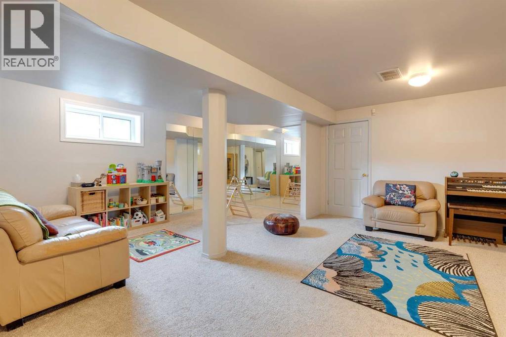 Single Family House for Sale in   Avenue NW Mount Pleasant Calgary 