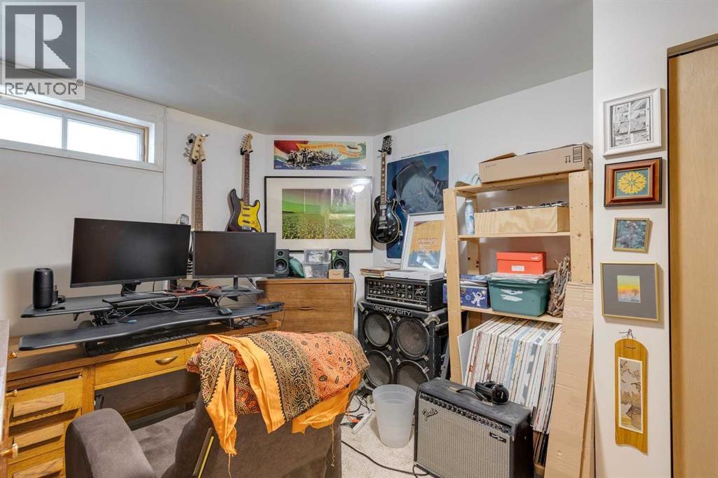 Single Family House for Sale in   Avenue NW Mount Pleasant Calgary 