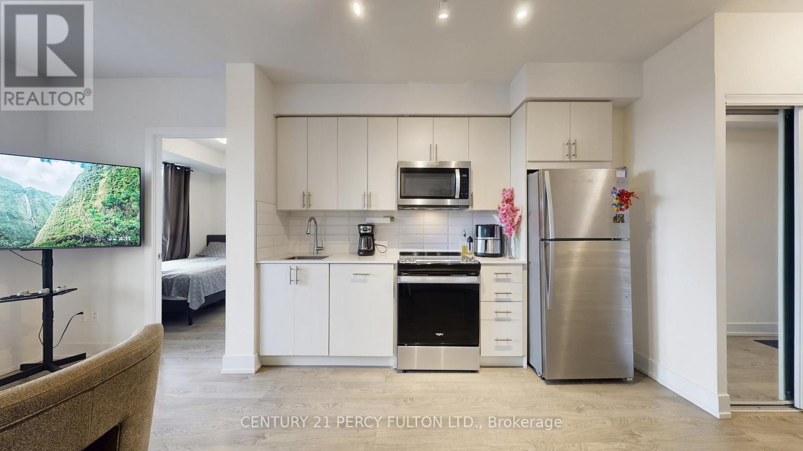 #1504 2550 SIMCOE STREET N - 16