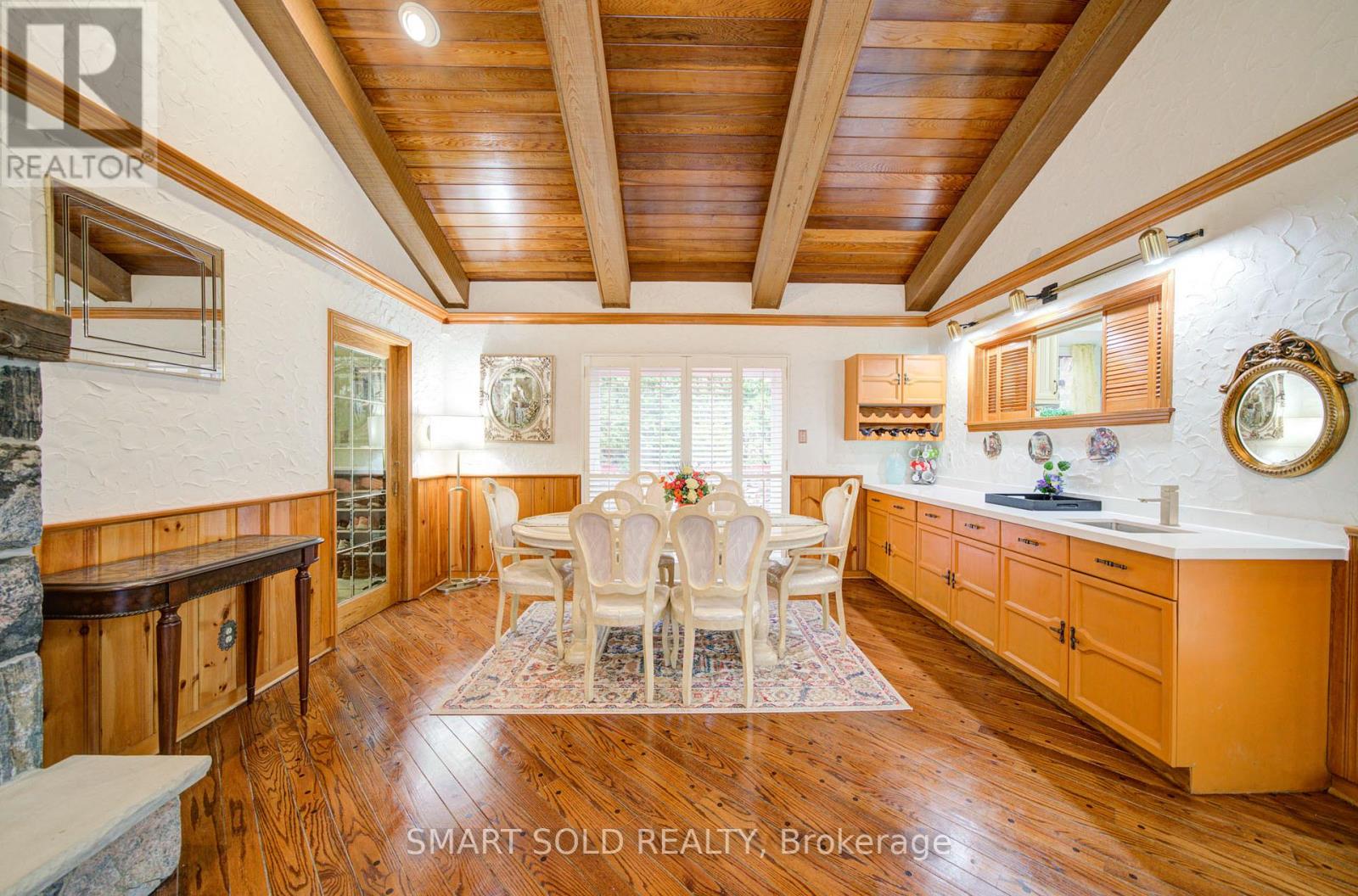 48 MONTGOMERY COURT - 13